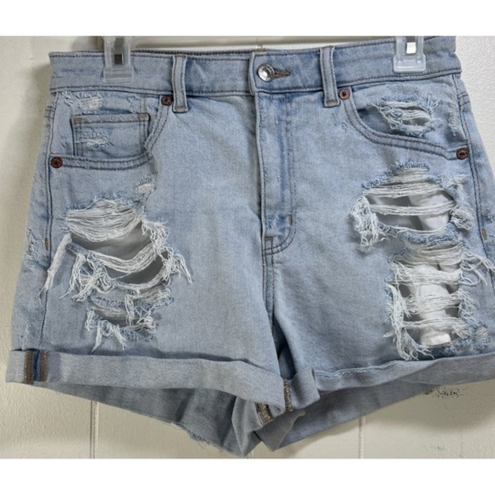 American Eagle Stretch Mom Shorts Women's Size 8 Light Wash Distressed Denim... - Picture 9 of 10